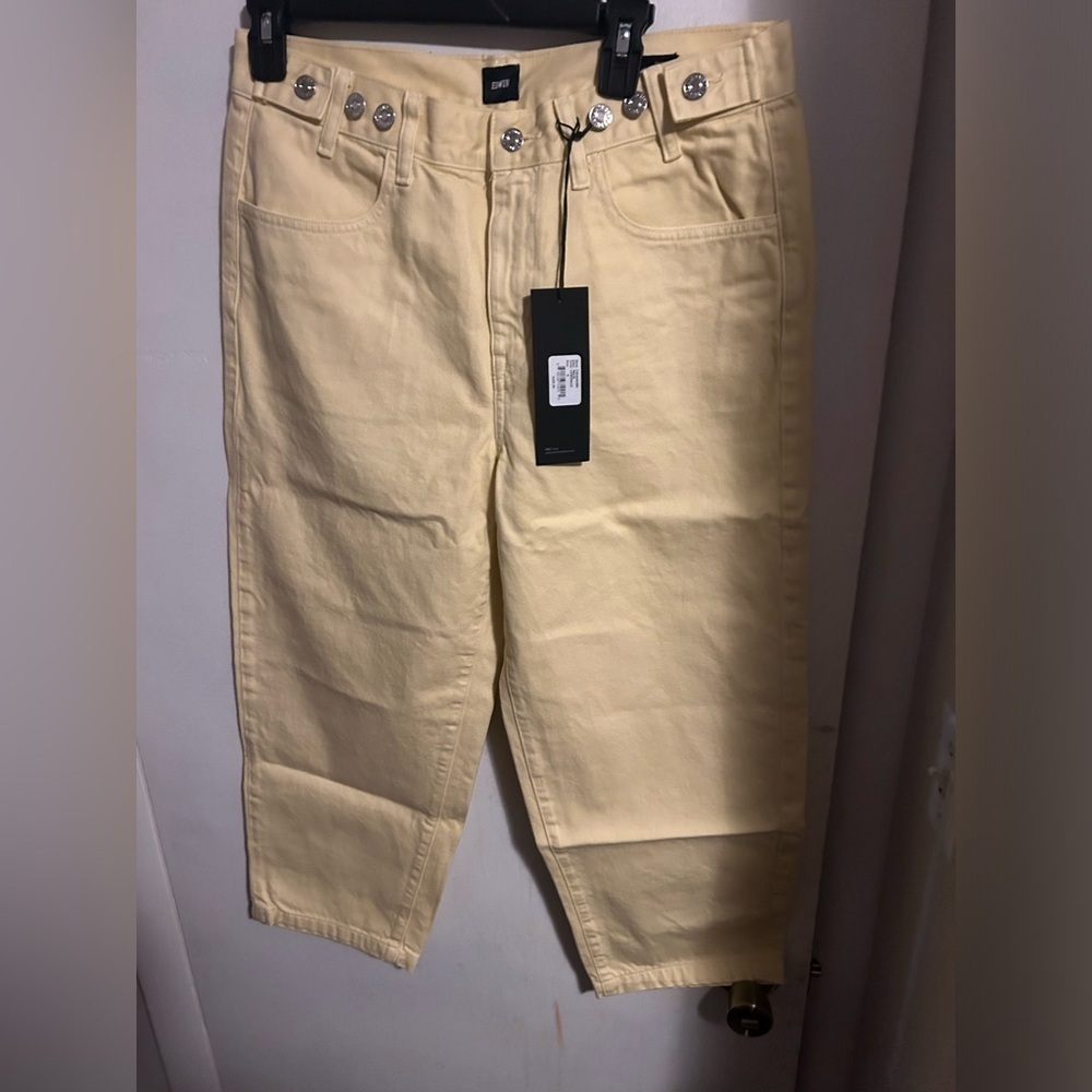 Edwin Maiia trouser